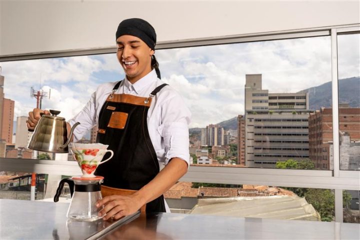Alimentos y bebidas